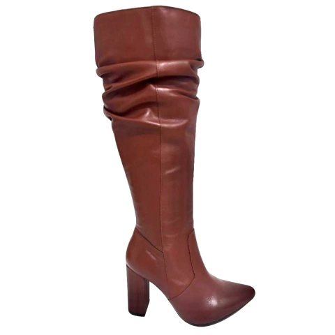 BOTA FEMININA MONTARIA COM SALTO E DETALHE DRAPEADO EM COURO