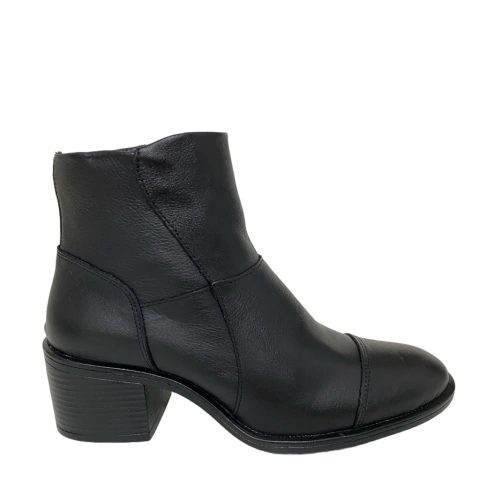 BOTA FEMININA COURO CANO BAIXO E BICO ARREDONDADO