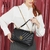 BOLSA FEMININA WJ TRANSVERSAL GRANDE EM MATELASSE PRETA - mag!