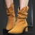 BOTA FEMININA BICO FINO DRAPEADO EM CAMURÇA - loja online