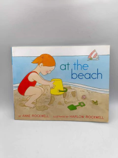 At The Beach - Autor: Anne Rockwell (2014) [usado]