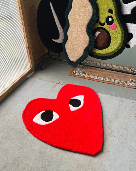 Alfombra Comme des Garçons – Corazón