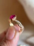 Anel Bridgerton Oval em Ouro 18k com Rubi e Diamantes na internet