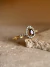 Anel Elena em Ouro 18k com Granada e Diamantes - comprar online