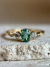 Anel Vintage Oval em Ouro 18k com Turmalina Verde e Diamantes