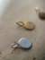 Pingente Medalha com Inicial Personalizada | Ouro 18k - Carol Juste Joias