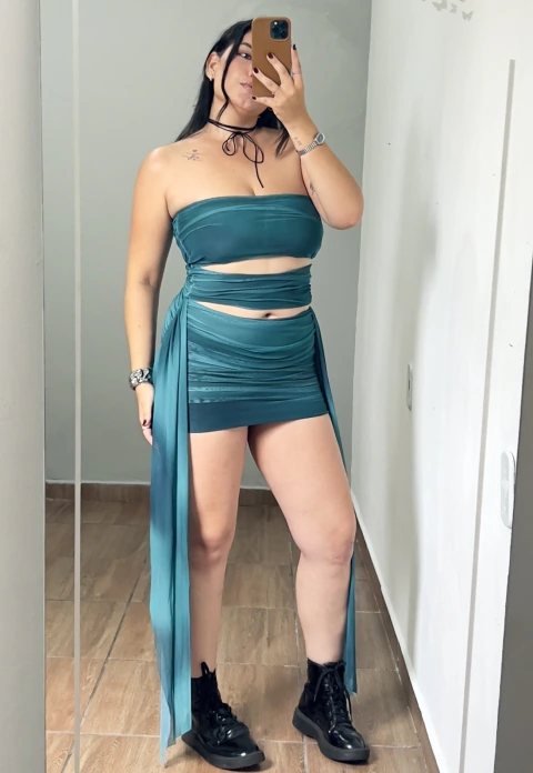 Cropped Zaya - tule