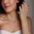 PULSEIRA RIVIERA TREVO ROSA PÉTALA - loja online
