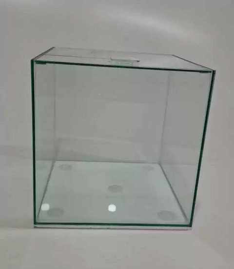 Aquário 8 Litros Cubo Para Peixes e Plantas 20x20x20cm