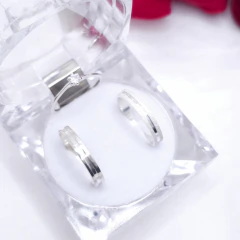 Par Aliança Fosca Diamantada com Masculina Lisa com Friso Espelhado (3.5mm) + Anel Solitário Grátis na internet