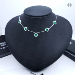 Colar Van C. Verde (Malaquita) 5 Trevos Cravejado Zircôrnia (40cm com Extensor) Prata 925 na internet