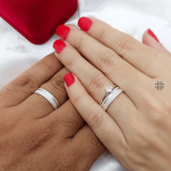 Par Aliança Diamantada Fosca com Friso Espelhado (4.5mm) + Anel Solitário Grátis - loja online