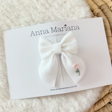 Laço Chloé Branco Linho Bordado Rosa - Mini - comprar online