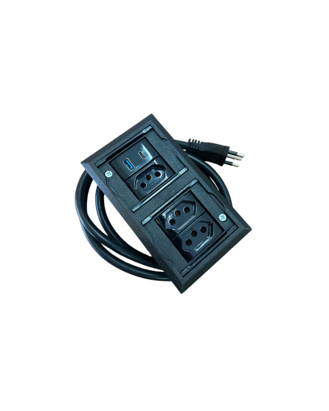 Caixa com 3 tomadas 20A + 1 USB + 1 USB-C Preto fosco com tampa de embutir