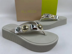 SANDALIAS OJOTAS URBANAS CHAROL VILLAROSA - comprar online