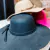Chapéu Floppy Preto Feminino de Feltro com Aba Grande Ondulada - comprar online