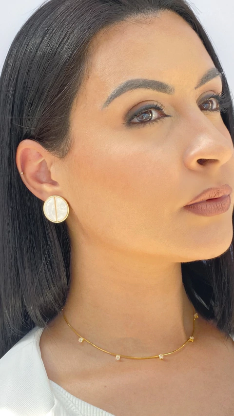 Brinco madrepérola redondo