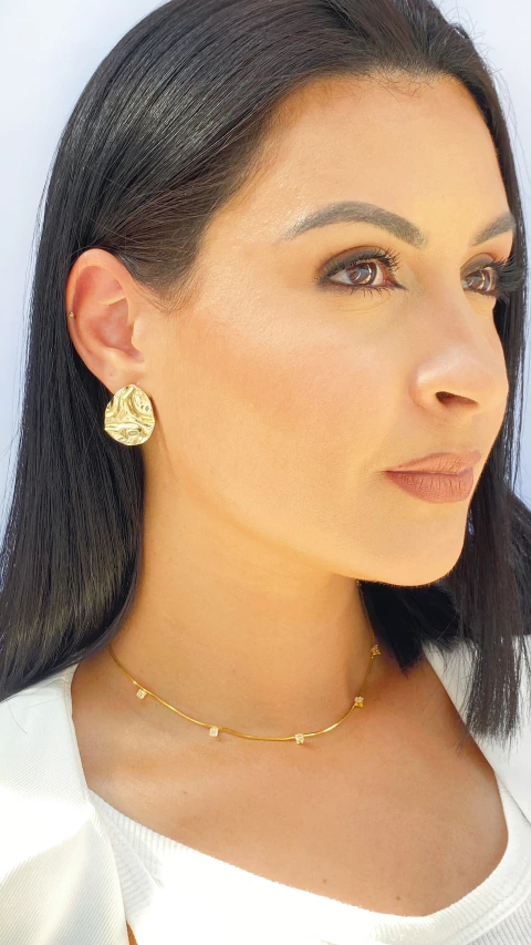 Brinco gota médio martelado