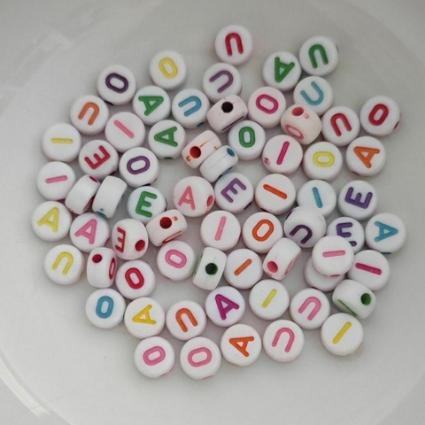 Miçanga Letras coloridas Arredondada - Vogais