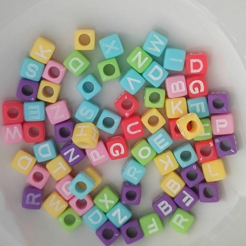 Miçanga Letras branca quadrado colorida - Consoantes