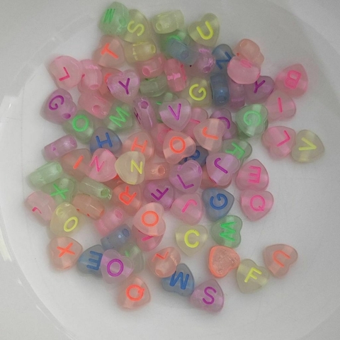 Miçanga Coração brilha no escuro com Letrinhas Neon