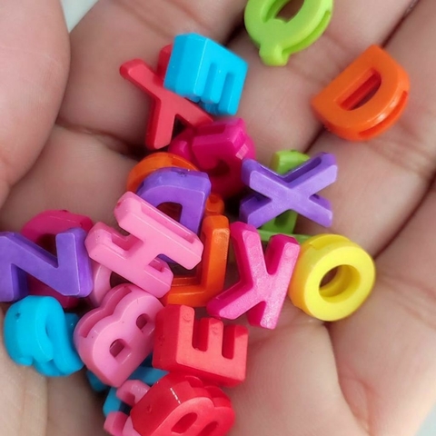 Miçanga letra entremeio - 10 gramas