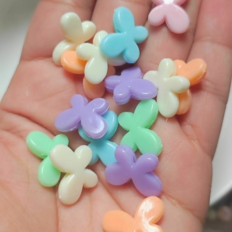 Miçanga Borboleta com furo fino