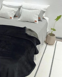 Cubrecamas bifaz: soft polar y corderito - comprar online