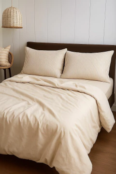 Funda de edredón piel de durazno QUEEN NATURAL/NATURAL con 2 fundas de almohada MIL RAYAS BEIGE - comprar online
