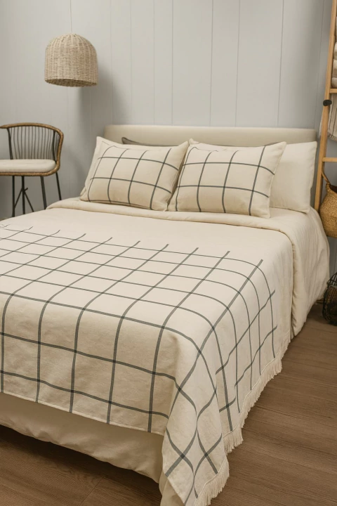 Set de pie de cama con fundas de almohadón CUADROS ZARA - comprar online