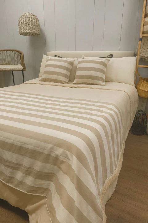 Set de pie de cama con fundas de almohadón RAYA ANCHA BEIGE