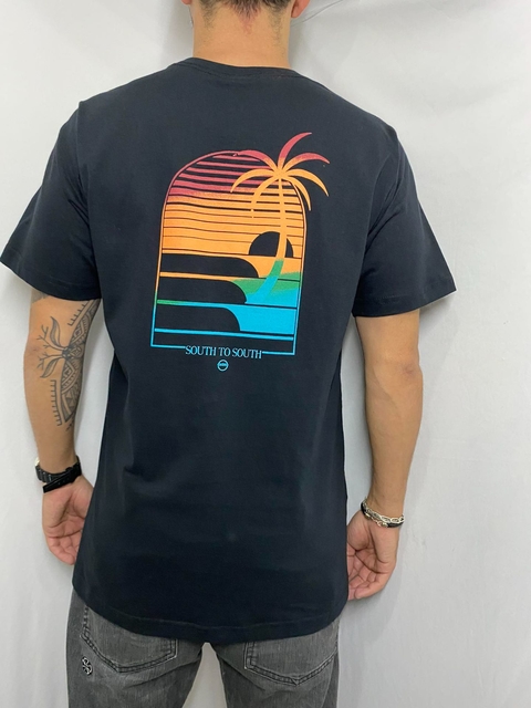 camiseta SOUTH TO SOUTH preta portal sunset