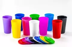 Souvenir vaso con tapa y sorbete personalizado con vinilo - F-Diseños 