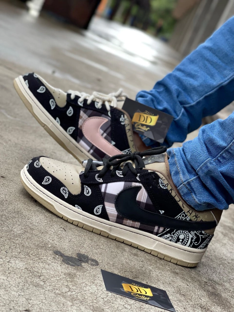 Nike Dunk Low - Travis scott