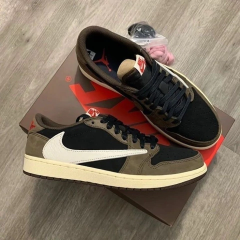 Travis Scott x Air jordan low - “Mocha”