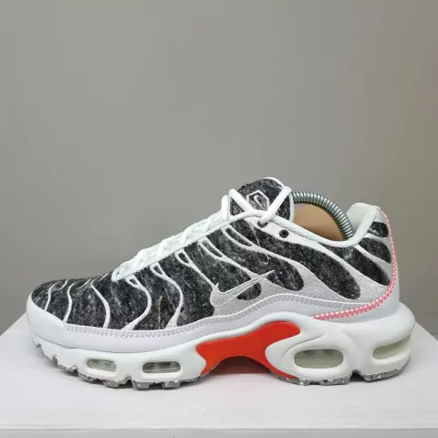 Air Max Plus Tn - "Essencial crater"