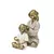 Estatueta de mãe e filha sentadas em um momento de carinho, com a mãe penteando o cabelo da filha.
