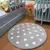 Imagem do Tapete Quarto Infantil Redondo Poá Cinza e Branco