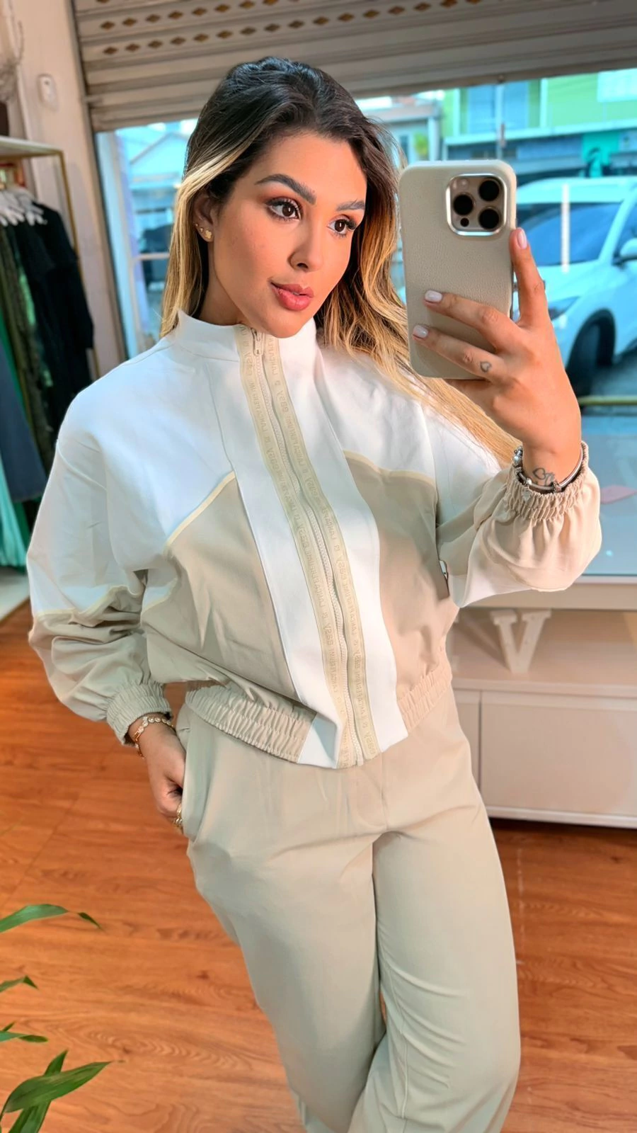 JAQUETA LANÇA PERFUME BICOLOR COM GORGURAO