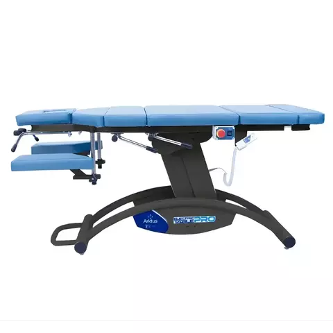 Maca elétrica azul para massagem e procedimentos com estrutura preta e controle remoto