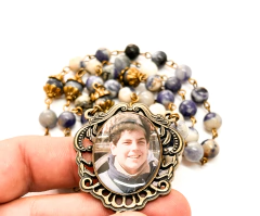 Imagem do Terço Carlos Acutis - Pedra Natural Sodalita