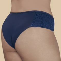Cod:9061 - CALÇA PLUS SIZE EM MICROFIBRA E RENDA - comprar online