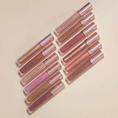 Universal Luminous Tinted Lip Gloss