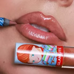 Chucky "It's Showtime" Lip Kit en internet