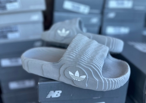 Chanclas Adidas ADILETTE Gris