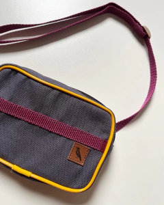 Pochete PP Grafite e Amarelo na internet