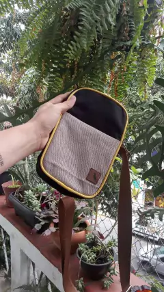 Bolsa Pipi Preta, Grafite e Amarela
