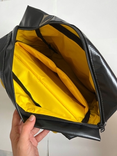 Mochila Ana Preta/Caramelo na internet