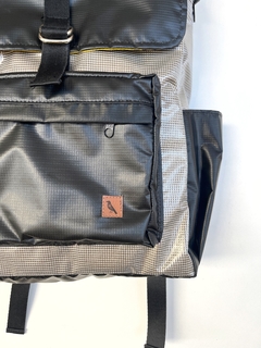 Mochila Ana Prateada na internet