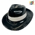 Sombrero plástico negro con cinta blanca, estilo gánster.